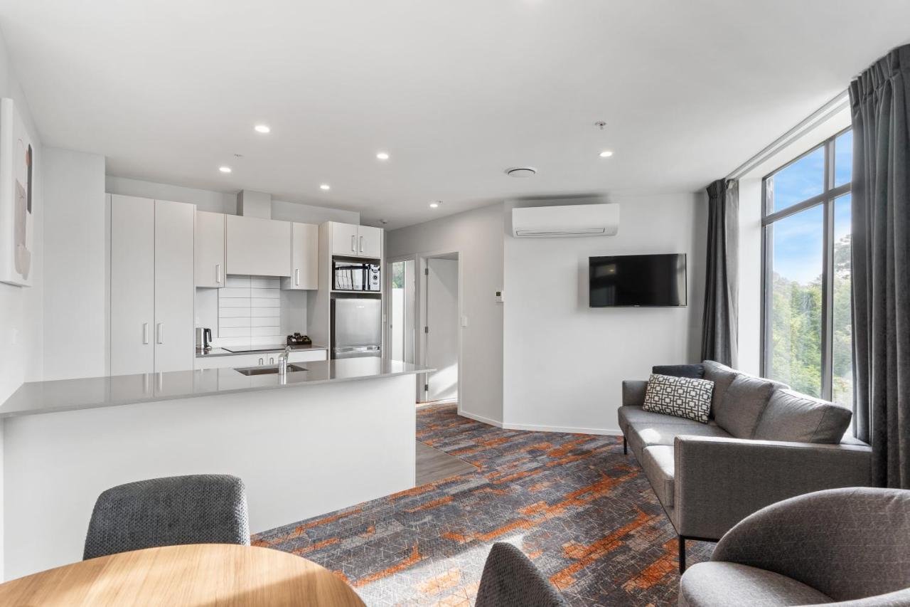 Ramada By Wyndham Newmarket Оукланд Екстериор снимка