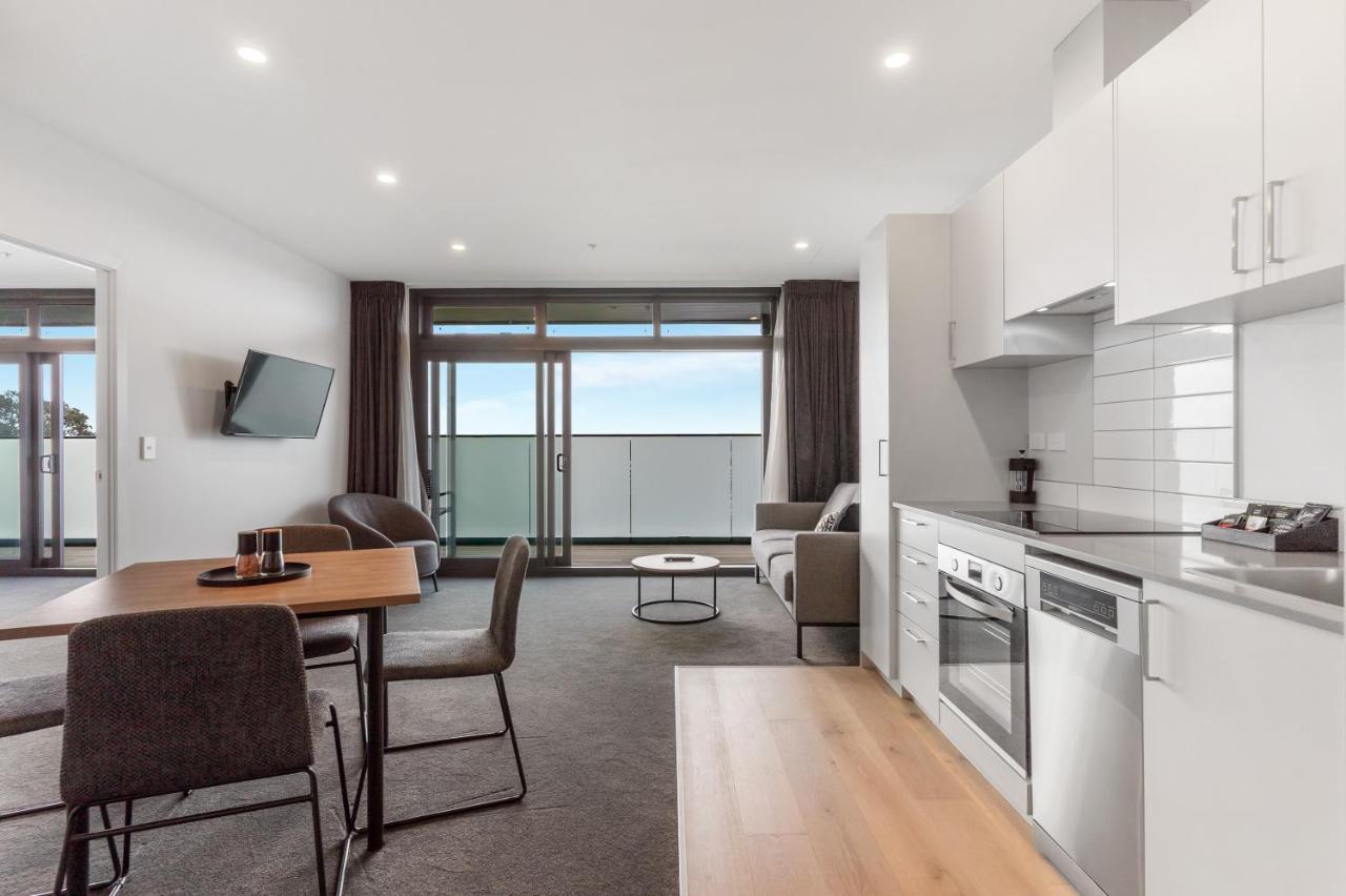 Ramada By Wyndham Newmarket Оукланд Екстериор снимка