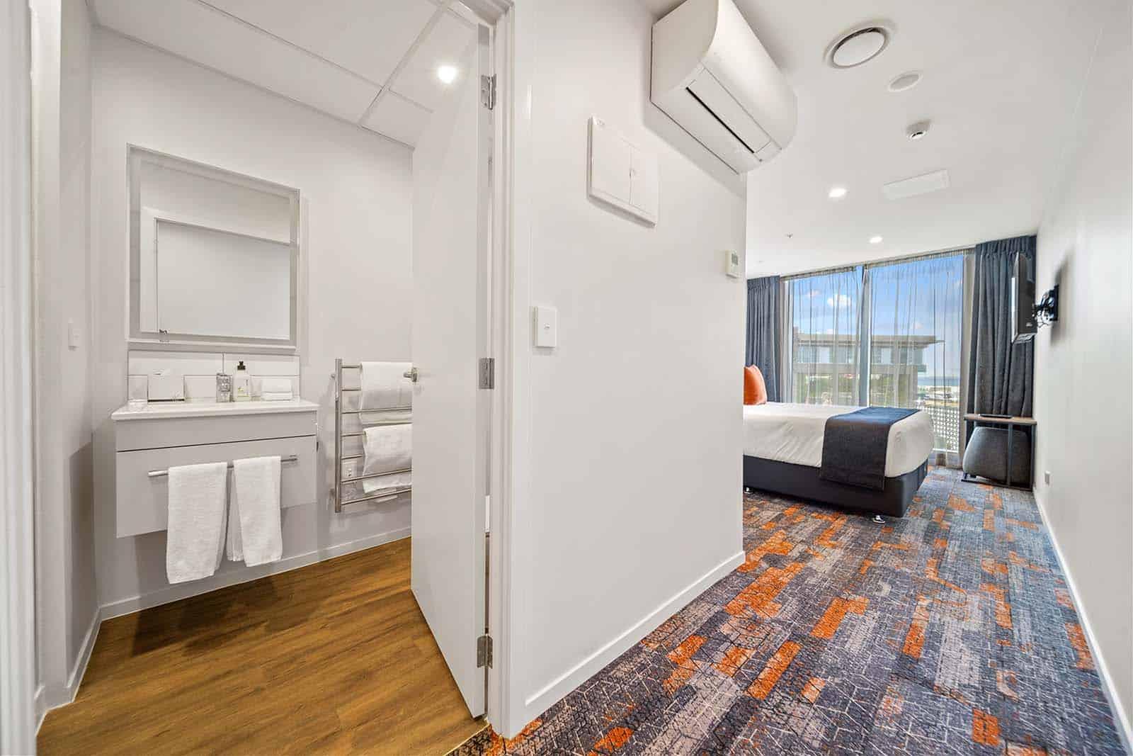 Ramada By Wyndham Newmarket Оукланд Екстериор снимка