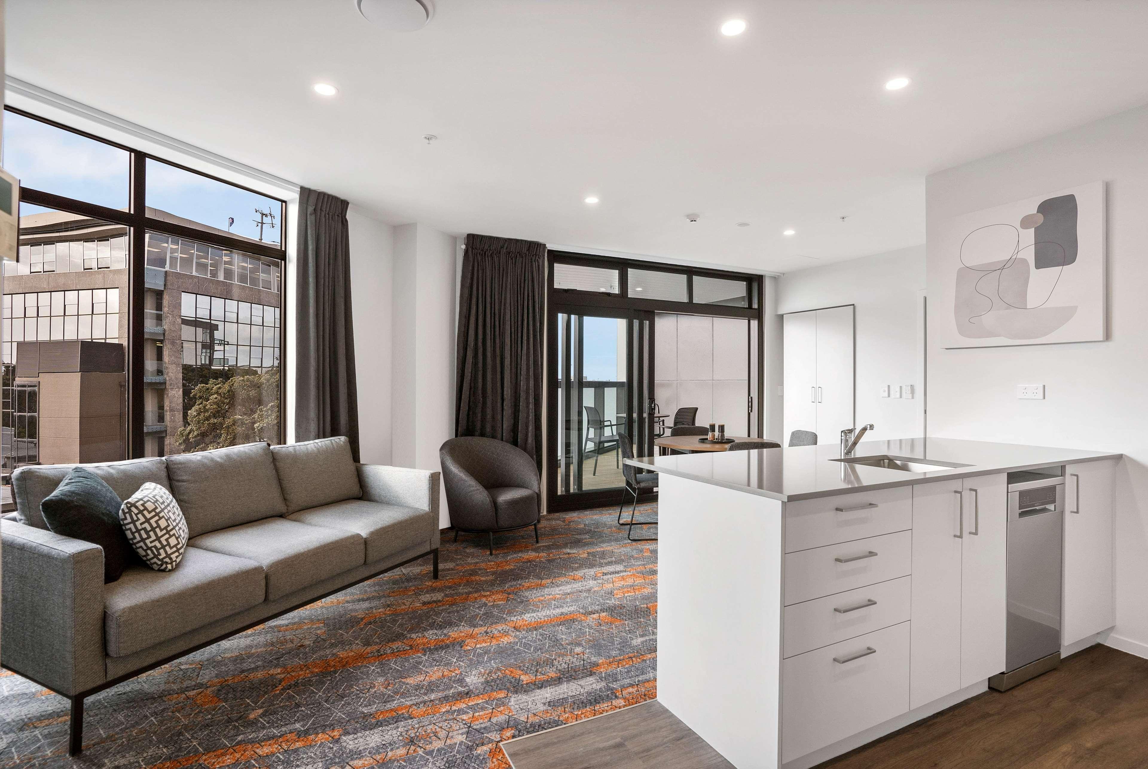 Ramada By Wyndham Newmarket Оукланд Екстериор снимка