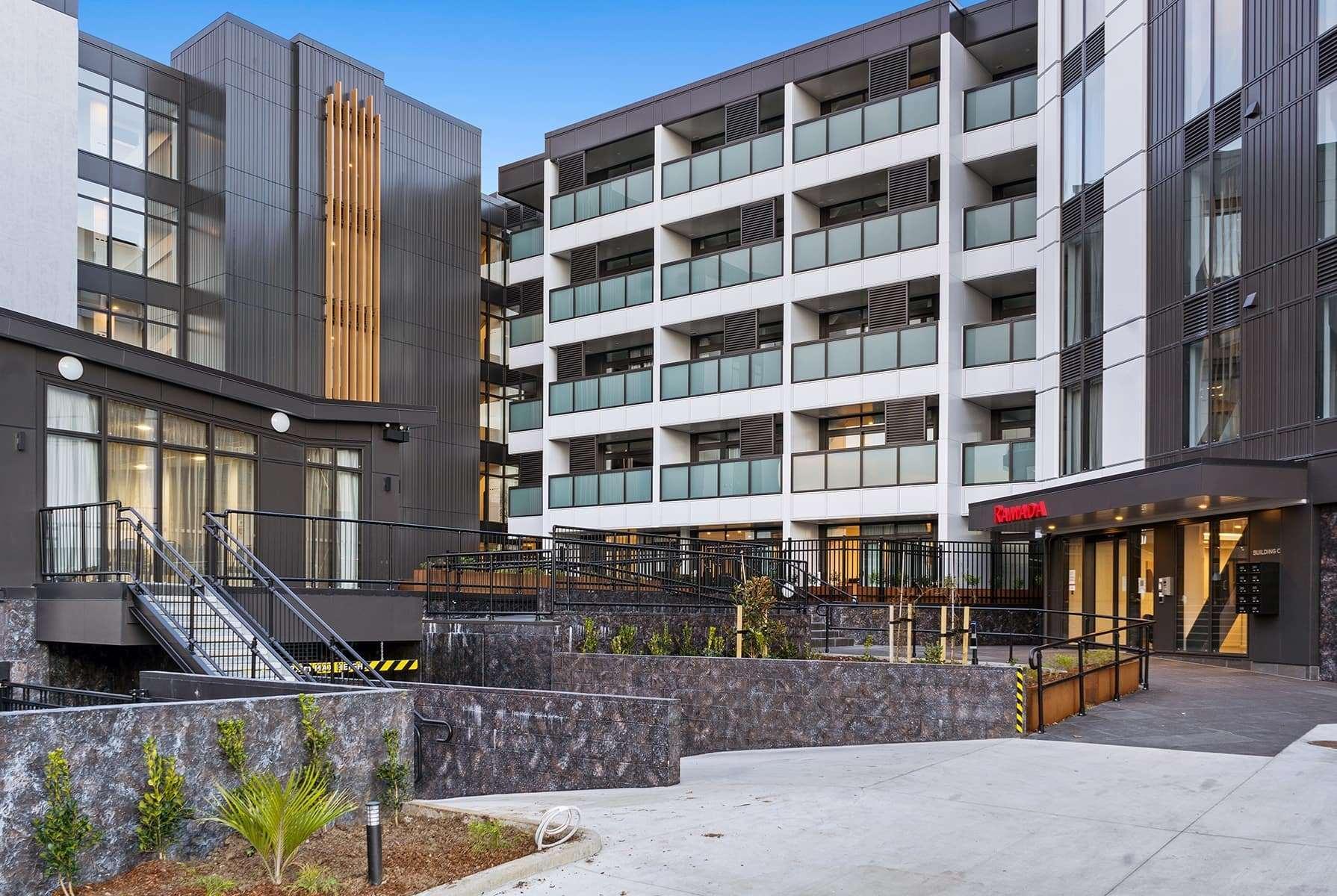 Ramada By Wyndham Newmarket Оукланд Екстериор снимка