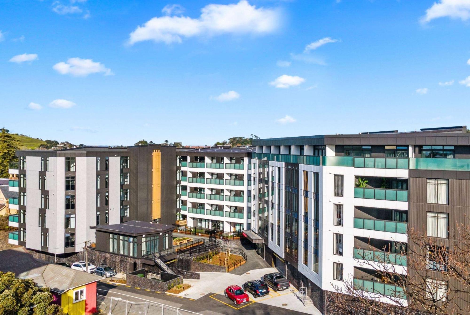 Ramada By Wyndham Newmarket Оукланд Екстериор снимка