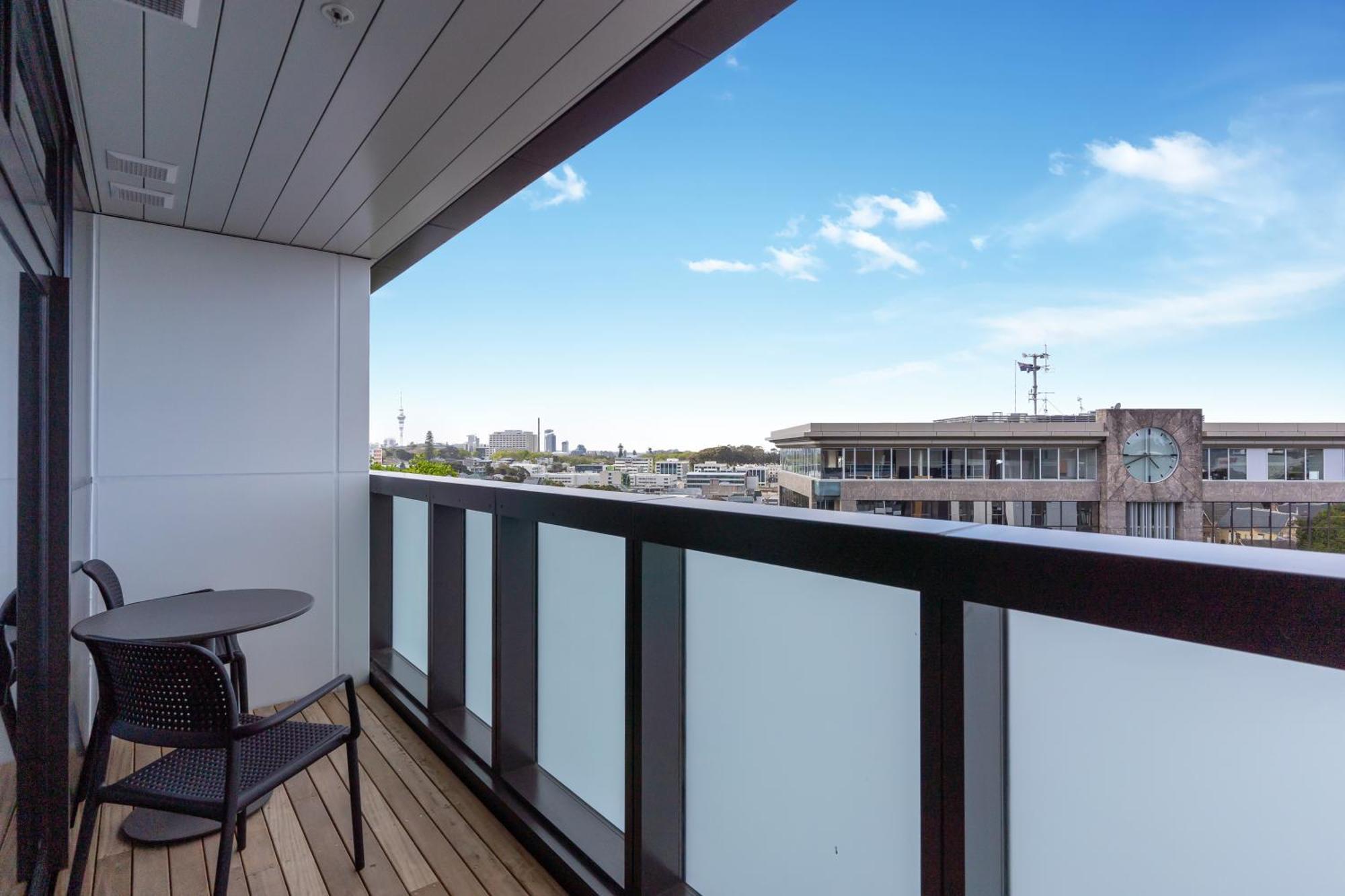 Ramada By Wyndham Newmarket Оукланд Стая снимка