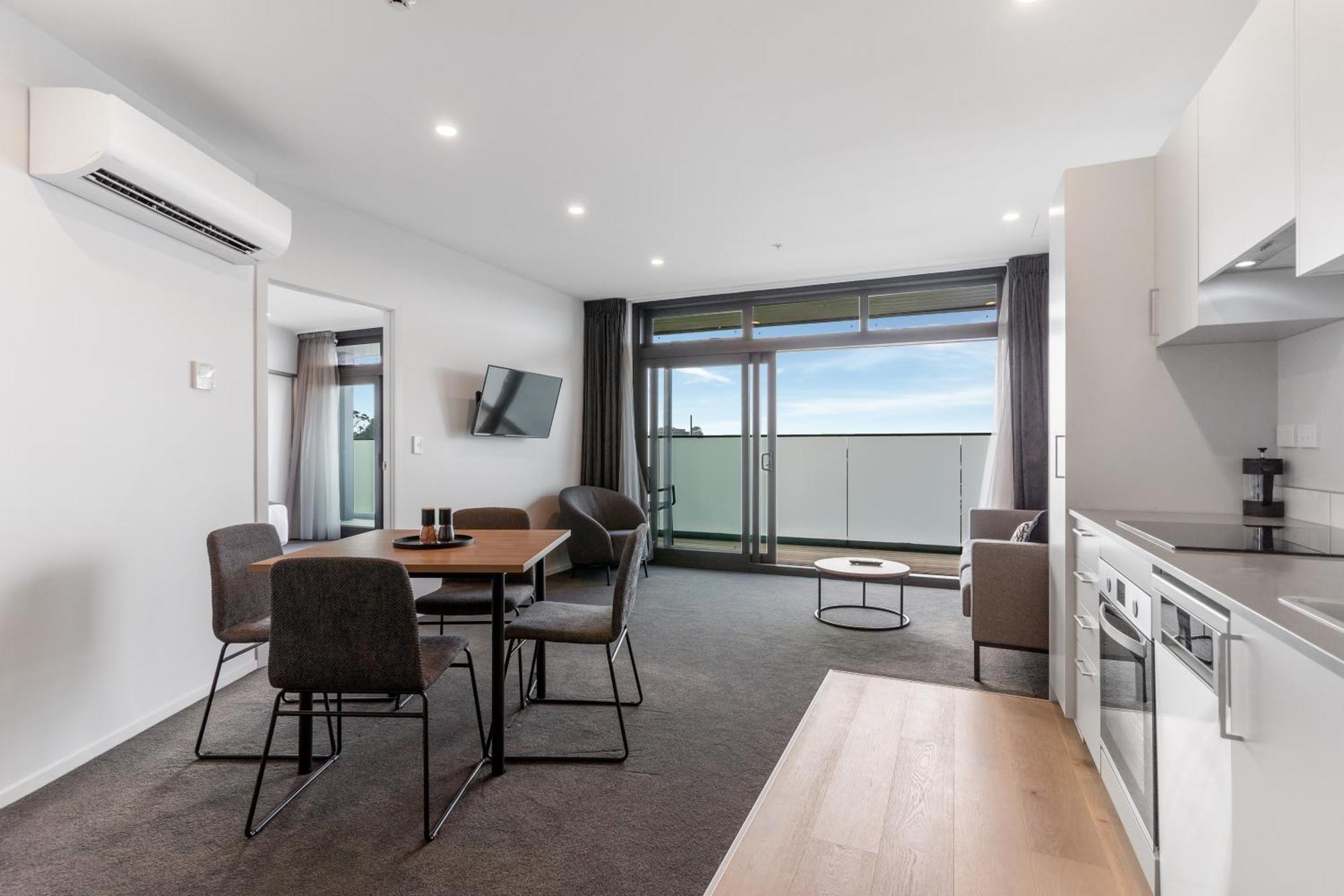Ramada By Wyndham Newmarket Оукланд Стая снимка